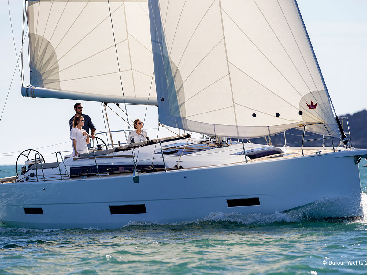 DUFOUR 390 |
2023 | CABIN / WC : 3/3   
Starting from € 2790